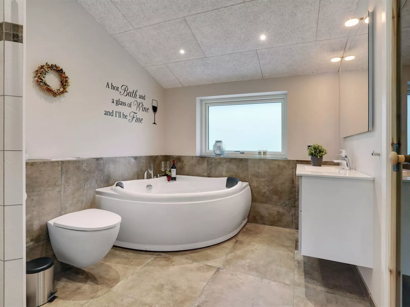 "Eylar" - 28km from the sea-Binnen