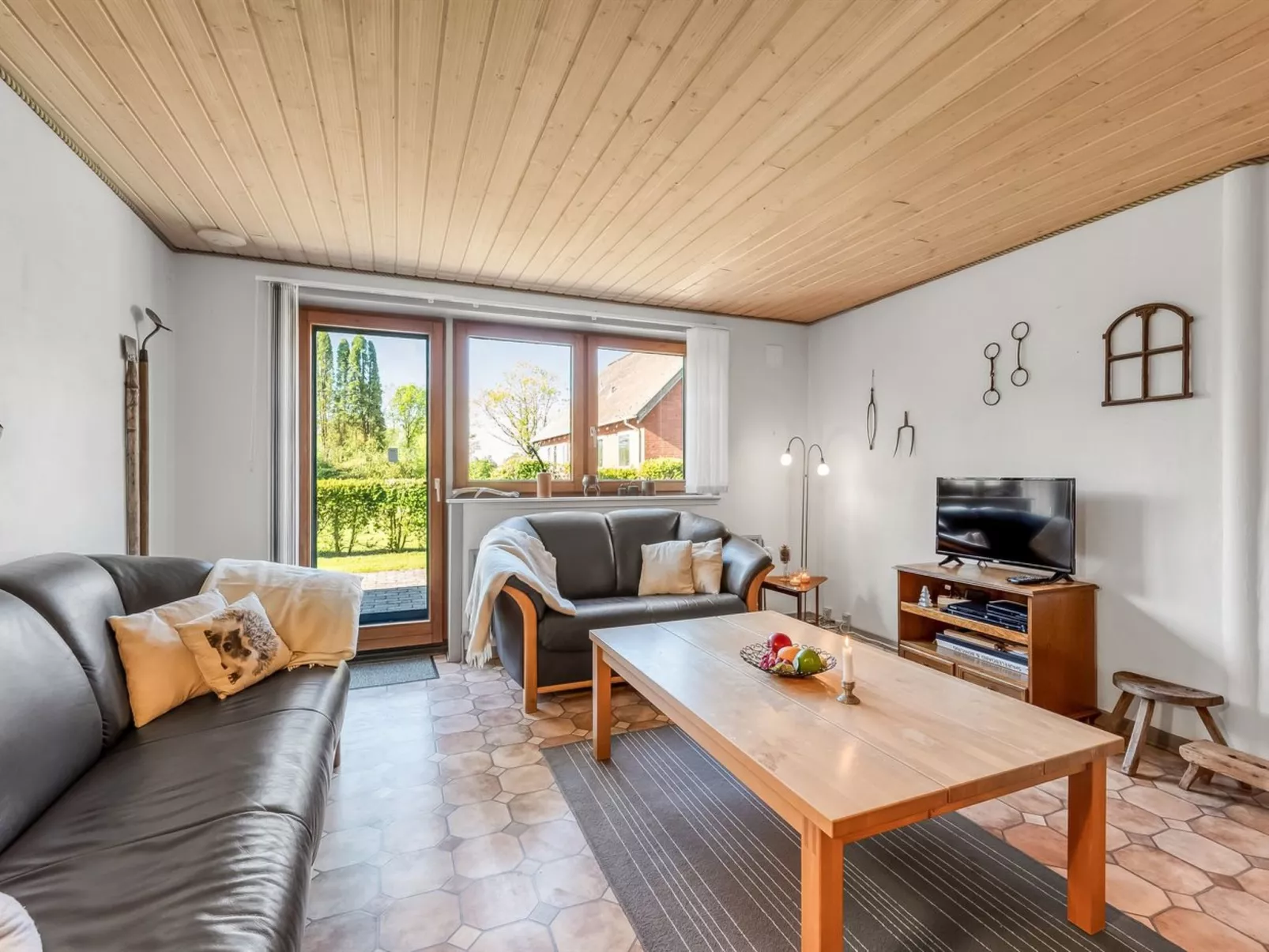 "Evina" - 17km to the fjord-Binnen