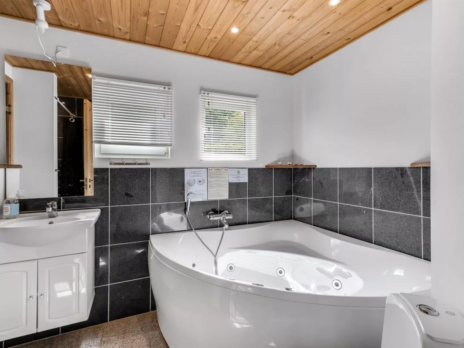 "Gretje" - 650m to the fjord-Binnen