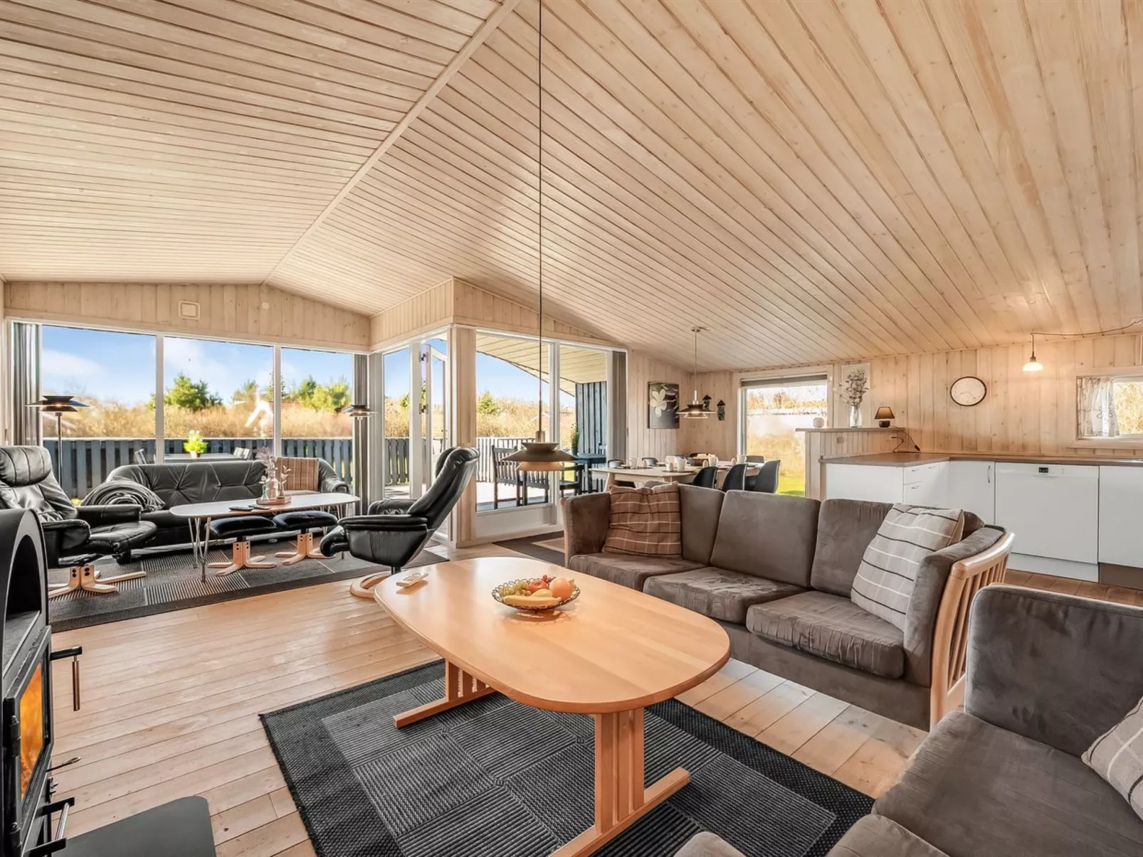 "Benjamina" - 530m to the fjord-Binnen