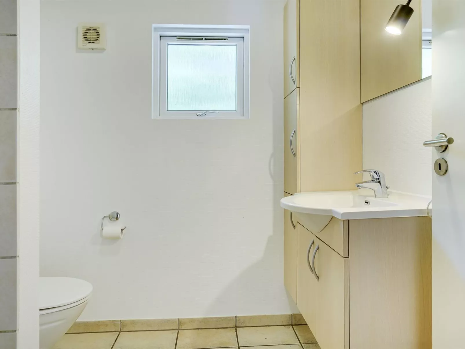 "Hughe" - 300m from the sea-Binnen