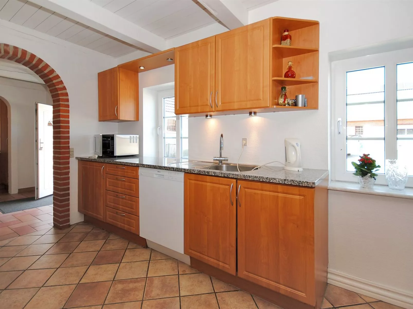 "Alois" - 1km to the fjord-Binnen