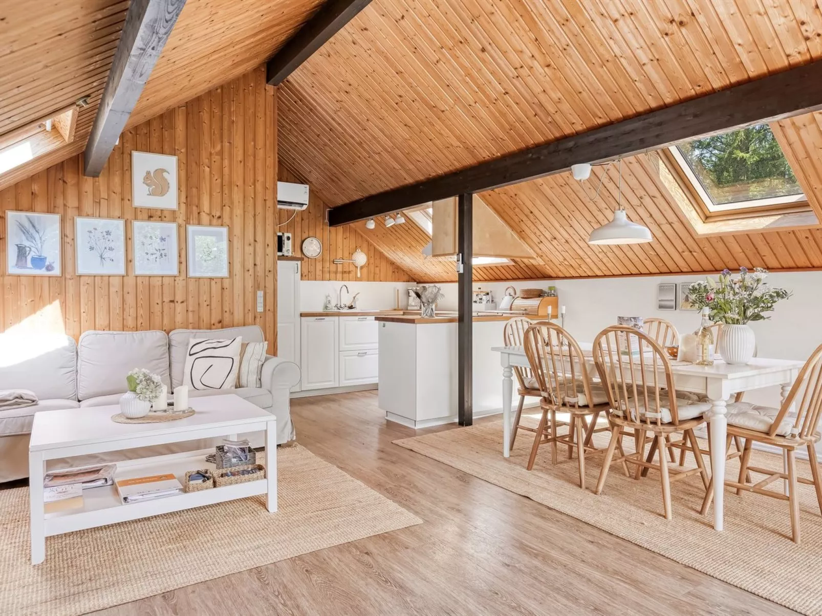 "Hilla" - 31km from the sea-Binnen