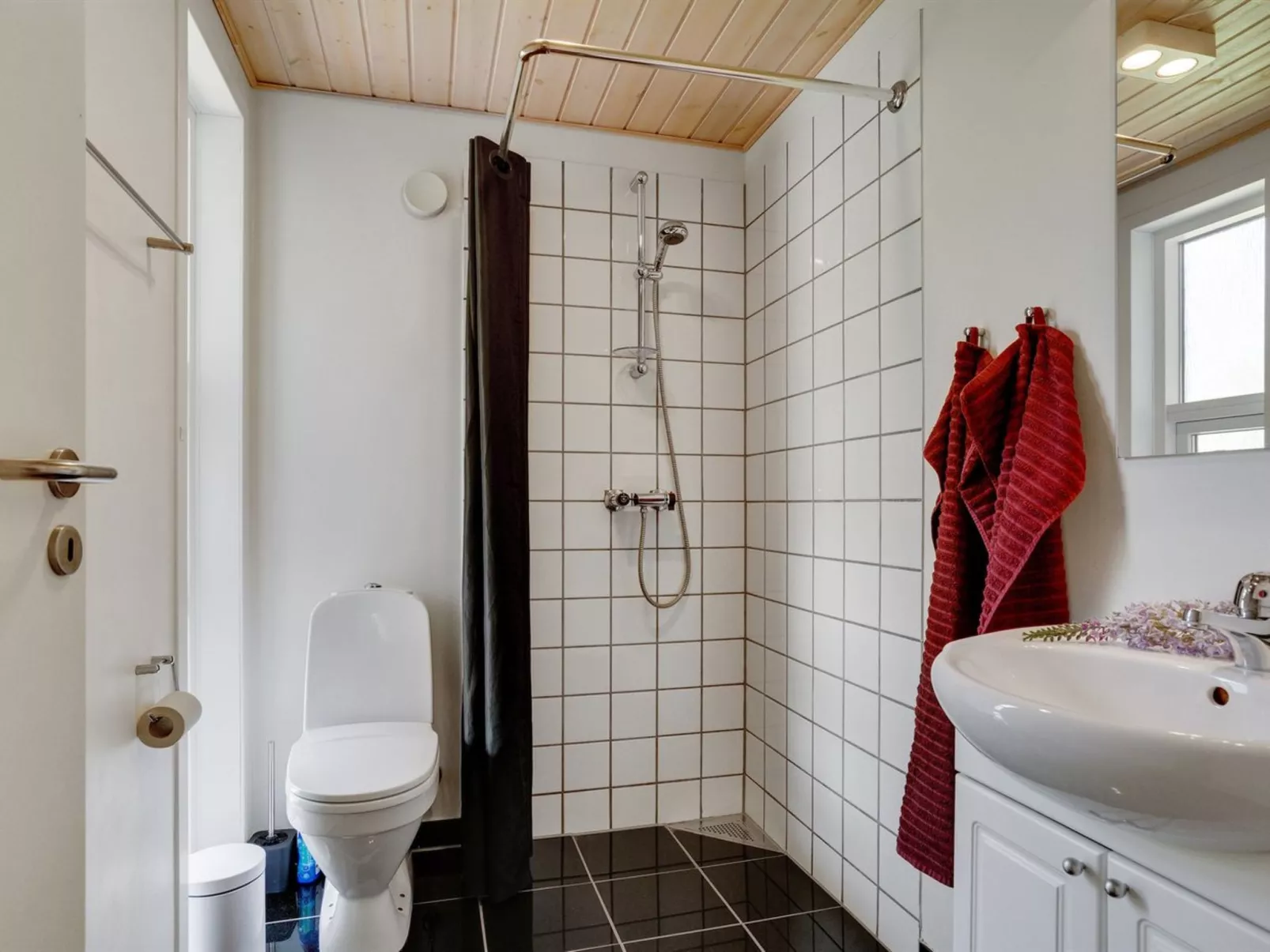 "Ebbi" - 36km from the sea-Binnen