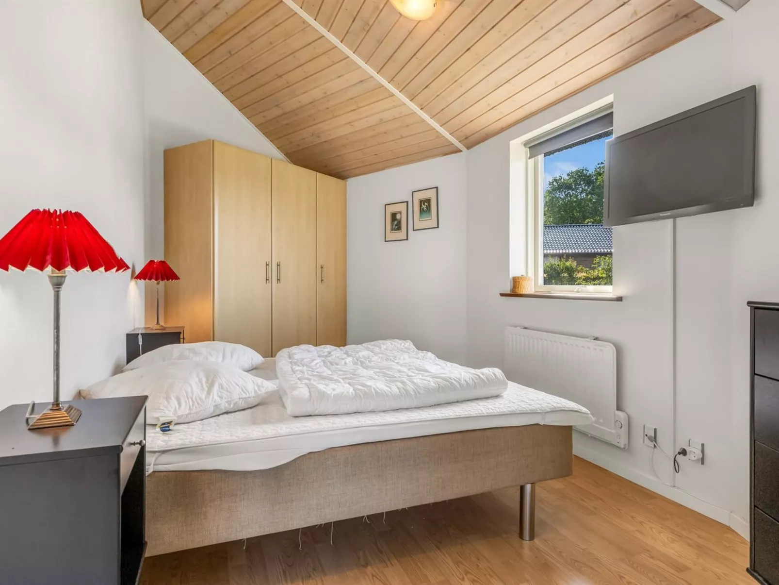 "Adrienne" - 35km from the sea-Binnen