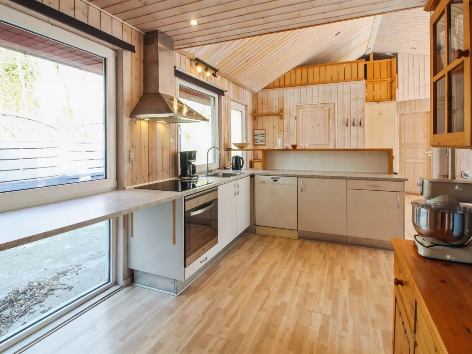 "Edy" - 25km from the sea-Binnen