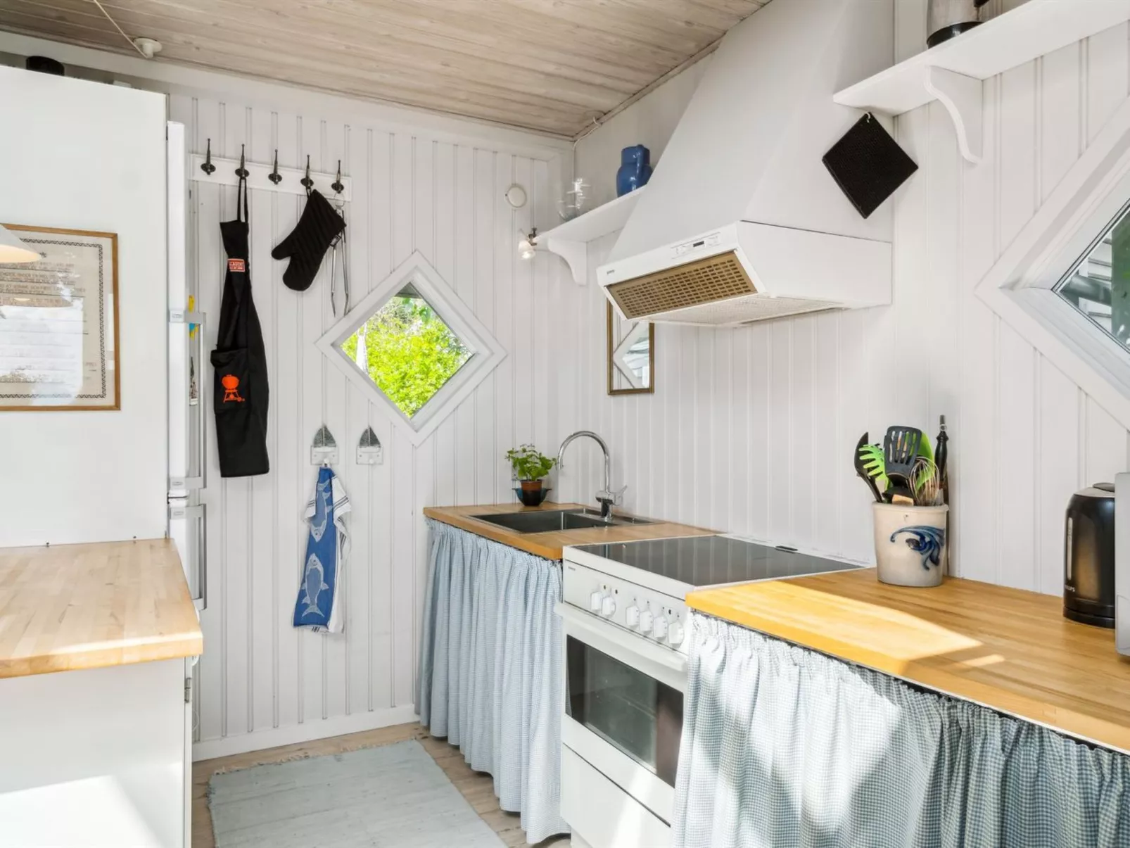 "Snari" - 10m from the sea-Binnen