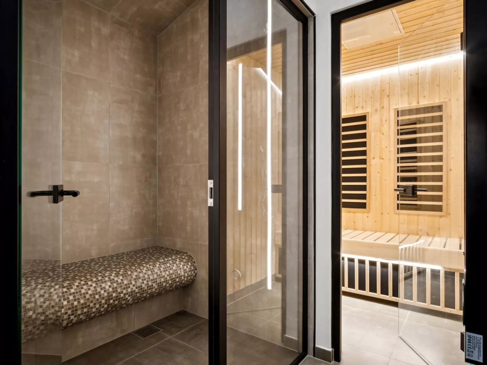 "Jul" - 300m from the sea-Binnen