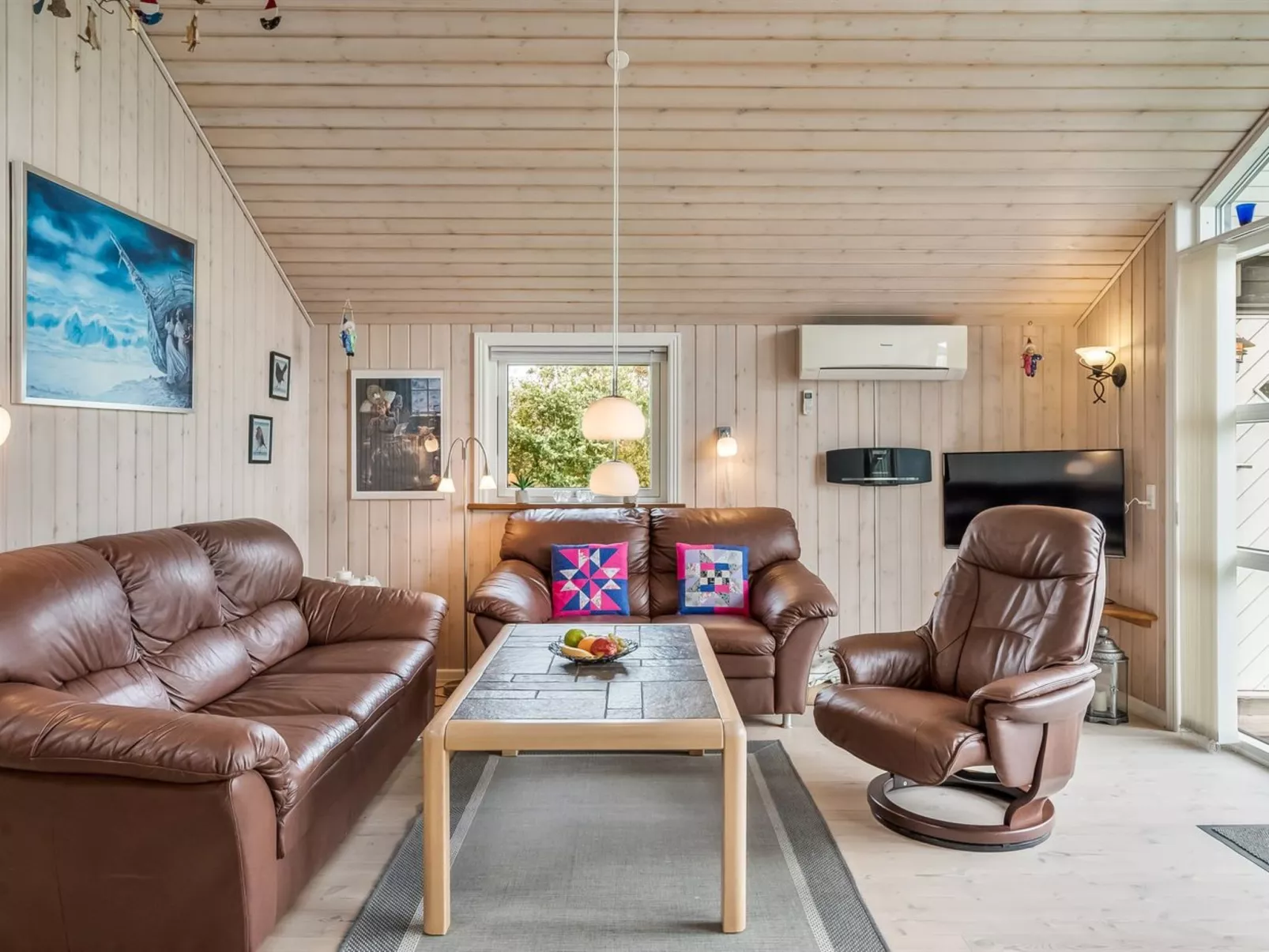 "Lillemor" - 800m to the fjord-Binnen