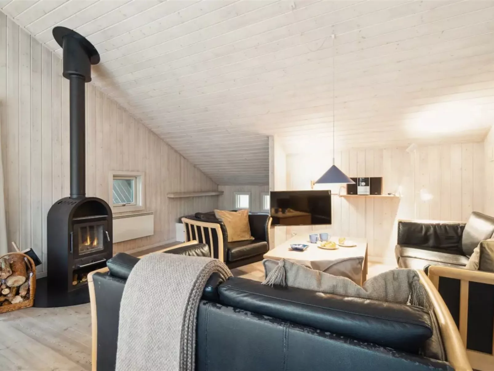 "Micaela" - 450m from the sea-Binnen