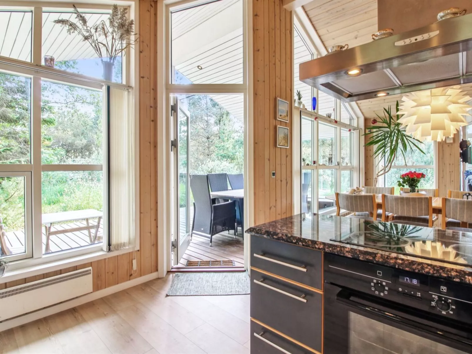 "Arlett" - 950m from the sea-Binnen