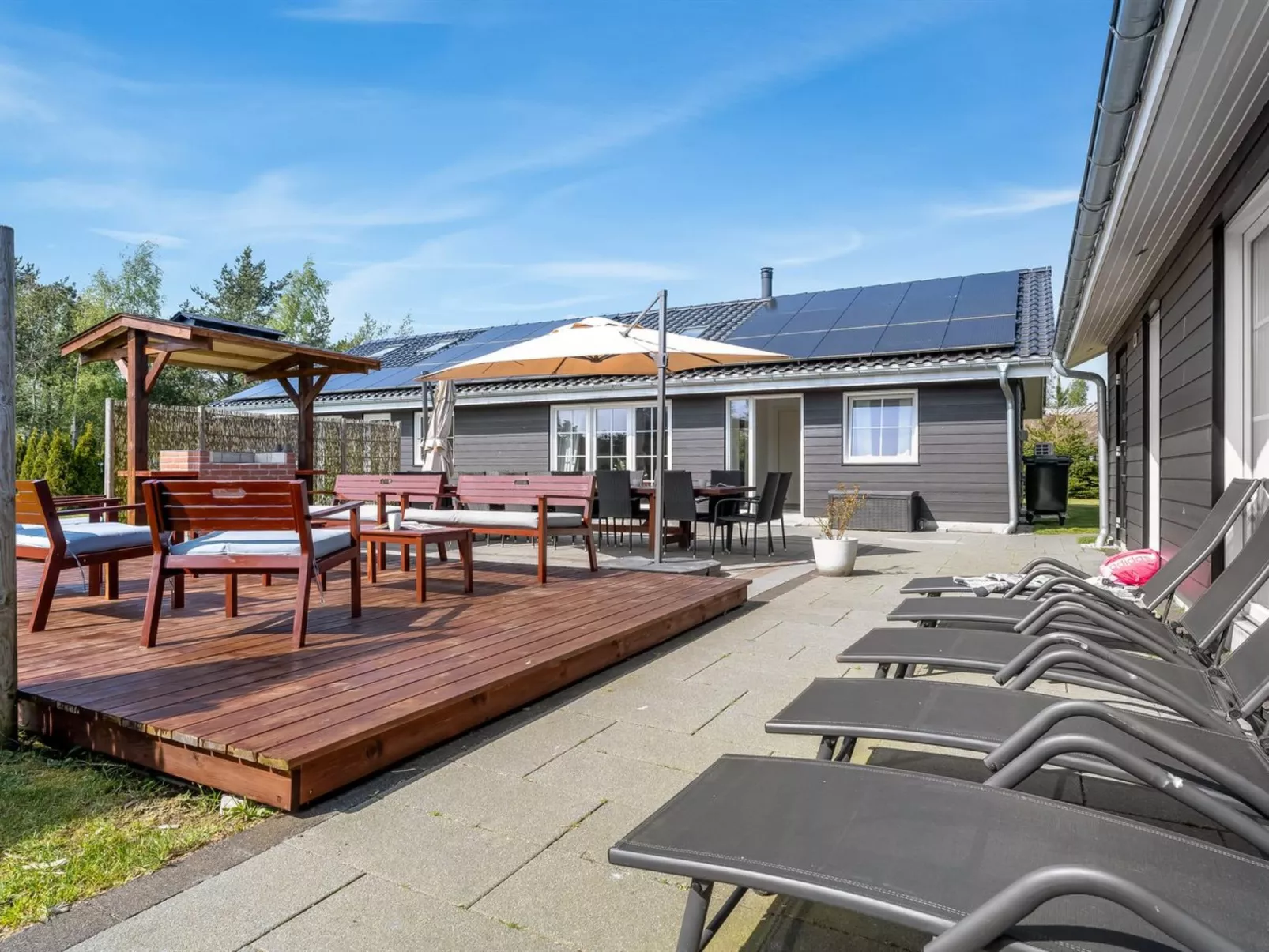 "Ronia" - 900m from the sea-Buiten