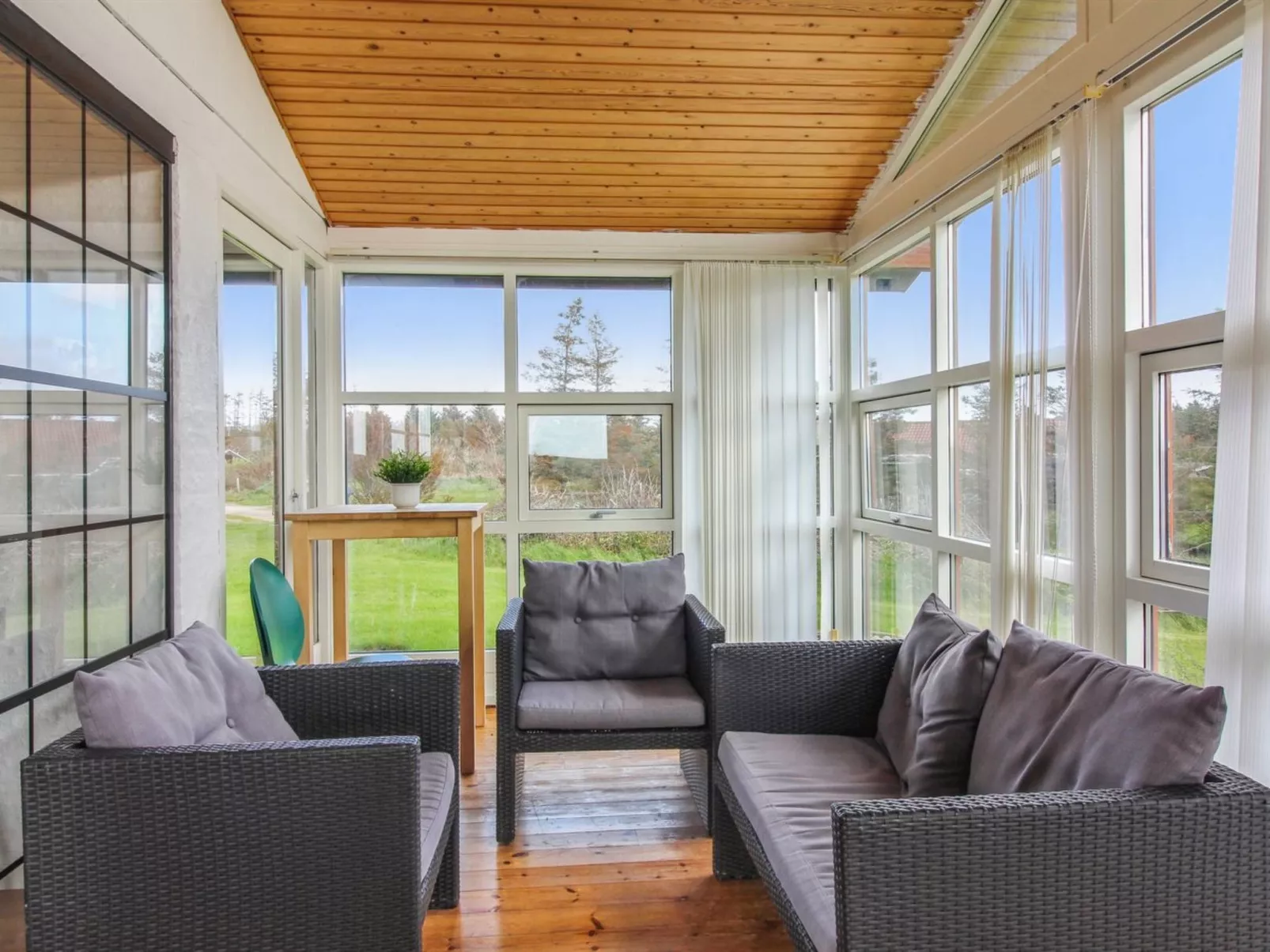 "Skyler" - 400m from the sea-Binnen