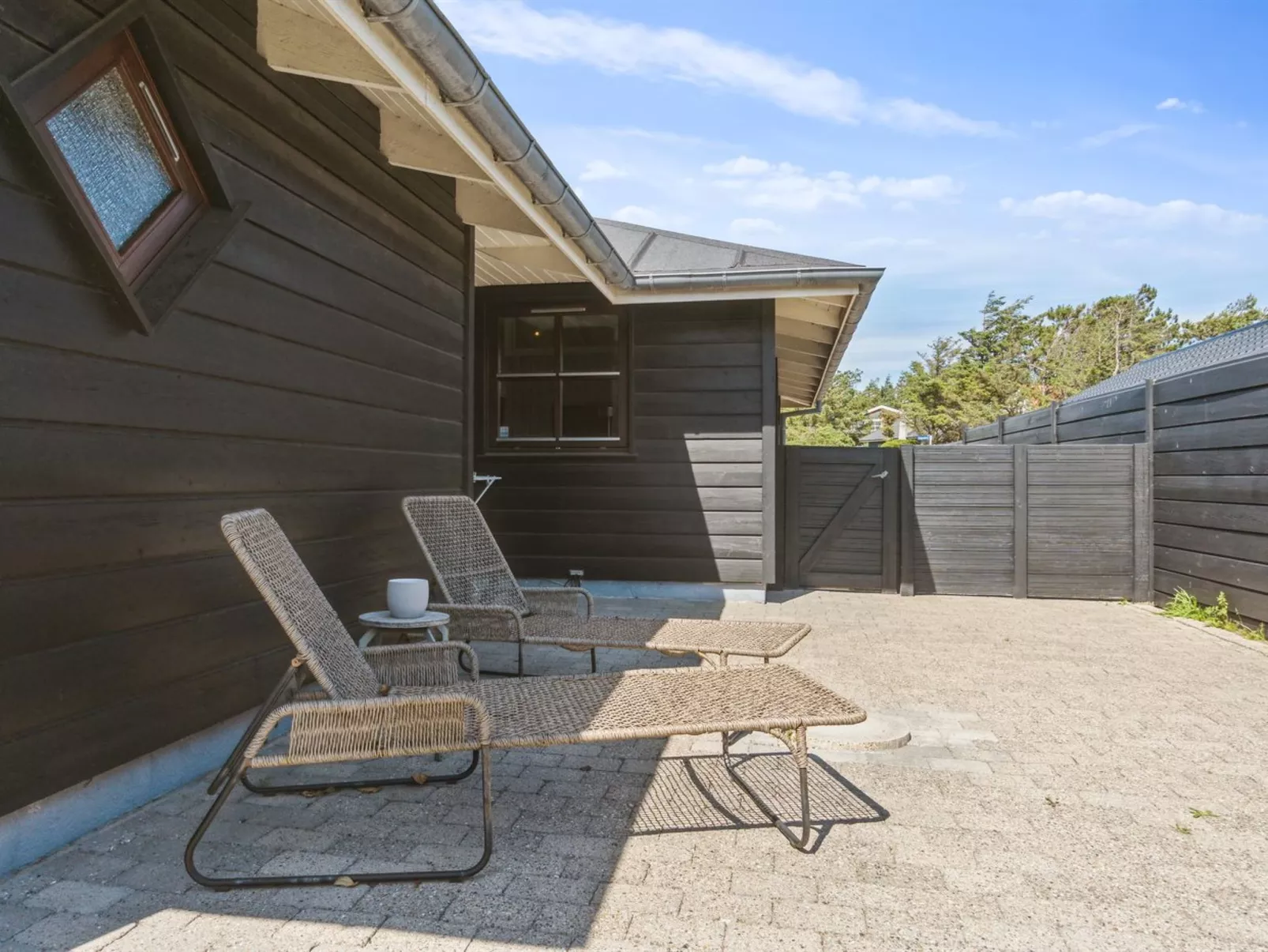 "Fridgerd" - 250m from the sea-Buiten