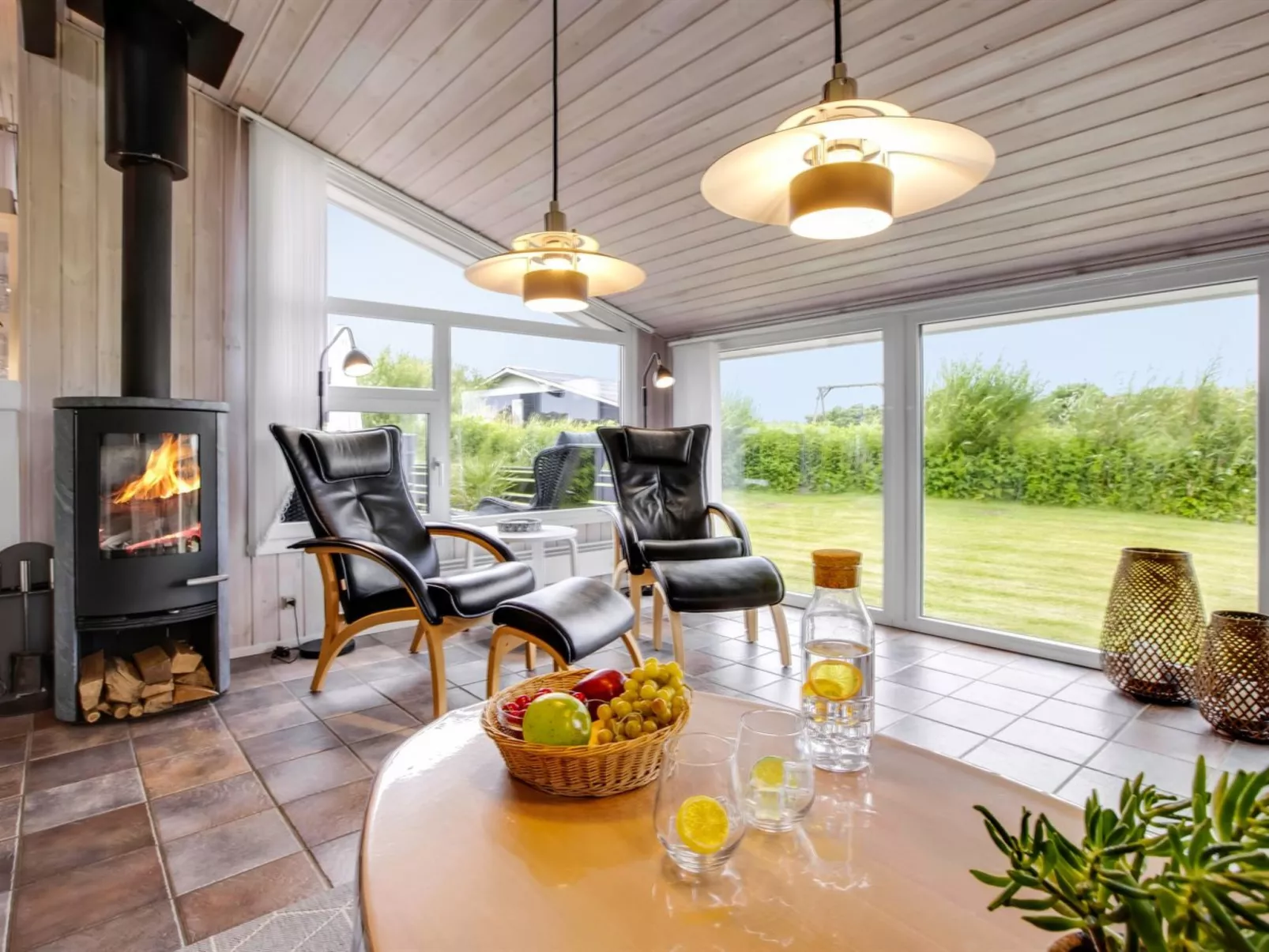 "Tinja" - 700m from the sea-Binnen