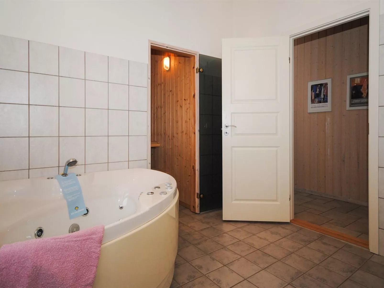 "Tamika" - 950m from the sea-Binnen