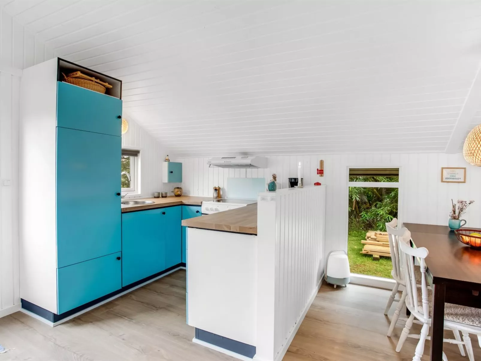 "Frender" - 800m to the fjord-Binnen