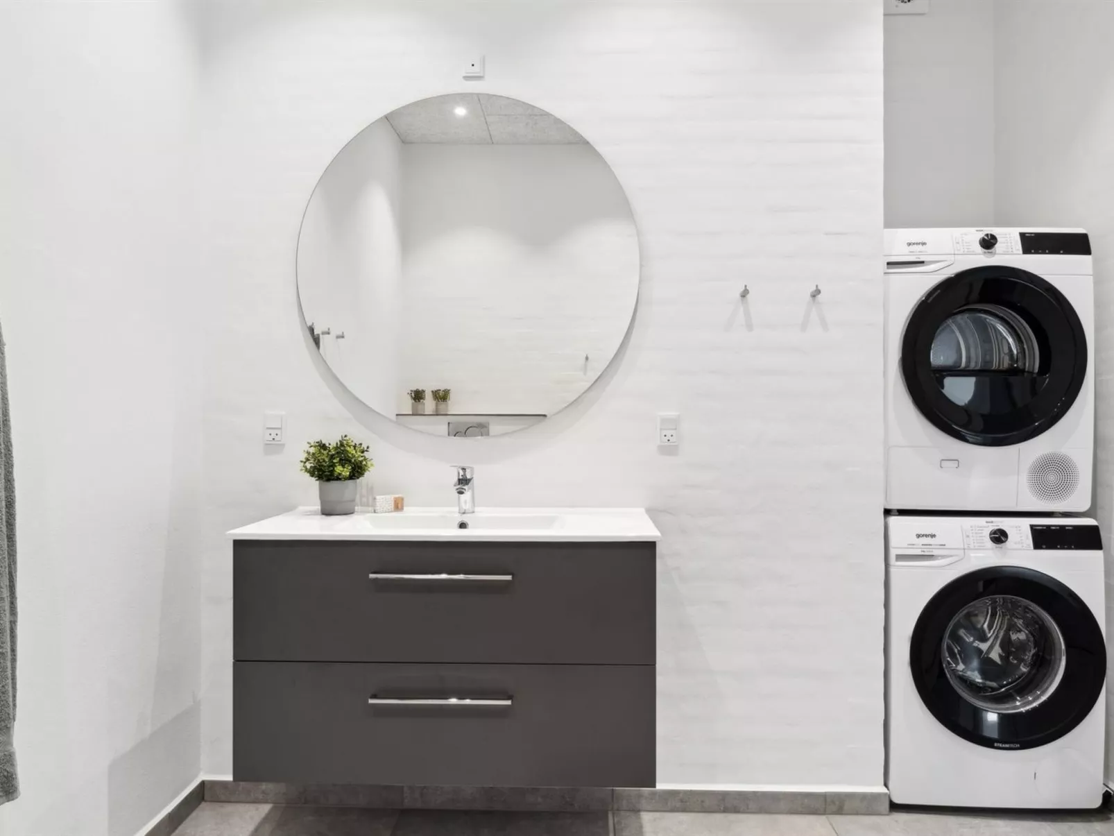 "Ann" - 1.3km from the sea-Binnen