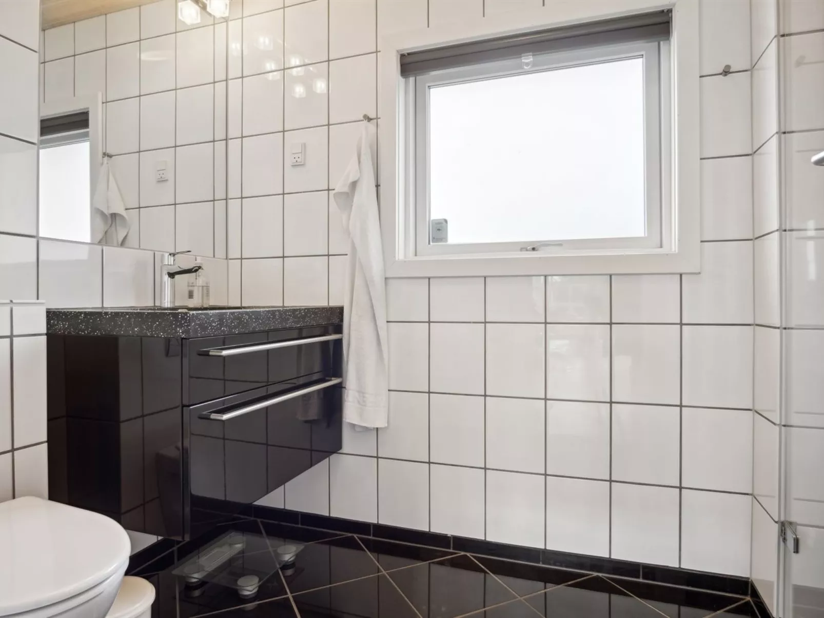 "Beske" - 130m from the sea-Binnen