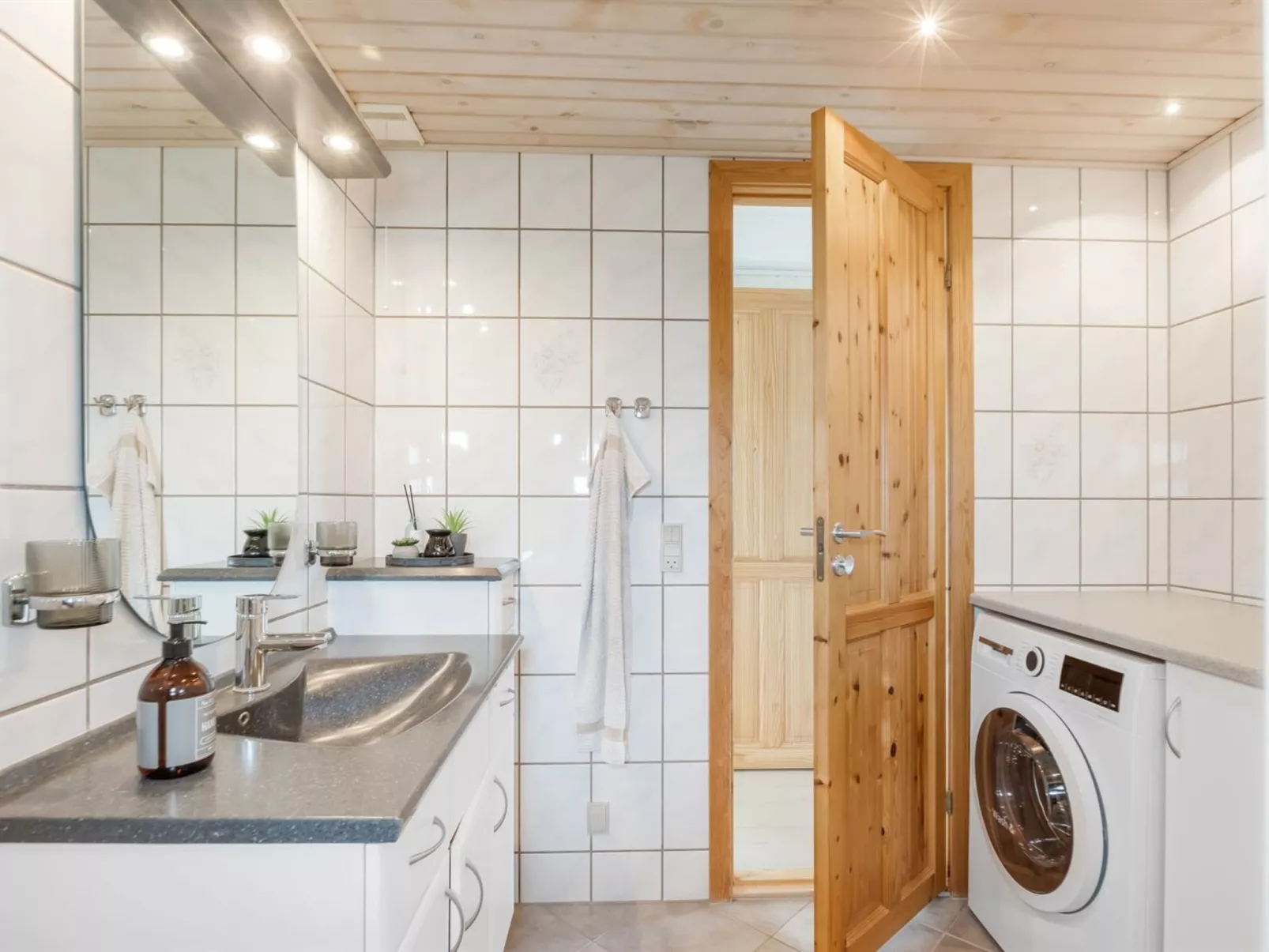 "Pinja" - 400m from the sea-Binnen