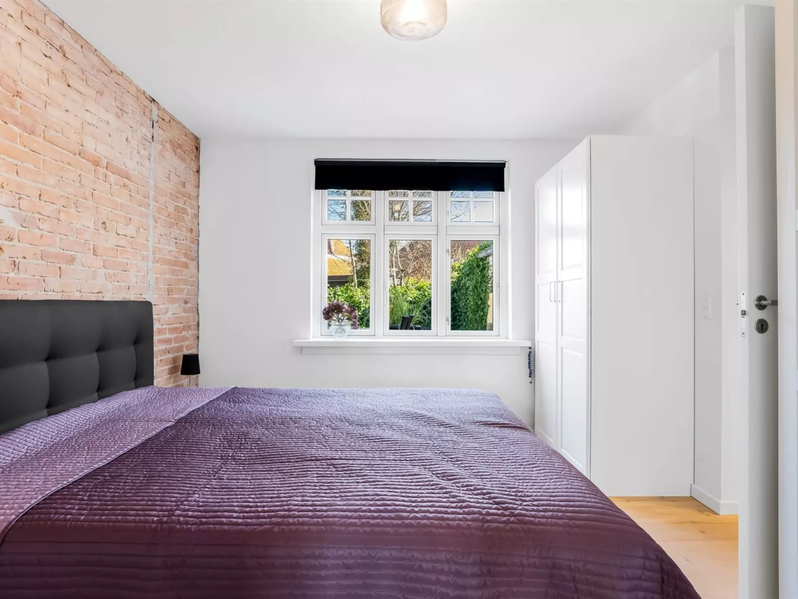 "Yorick" - 300m from the sea-Binnen