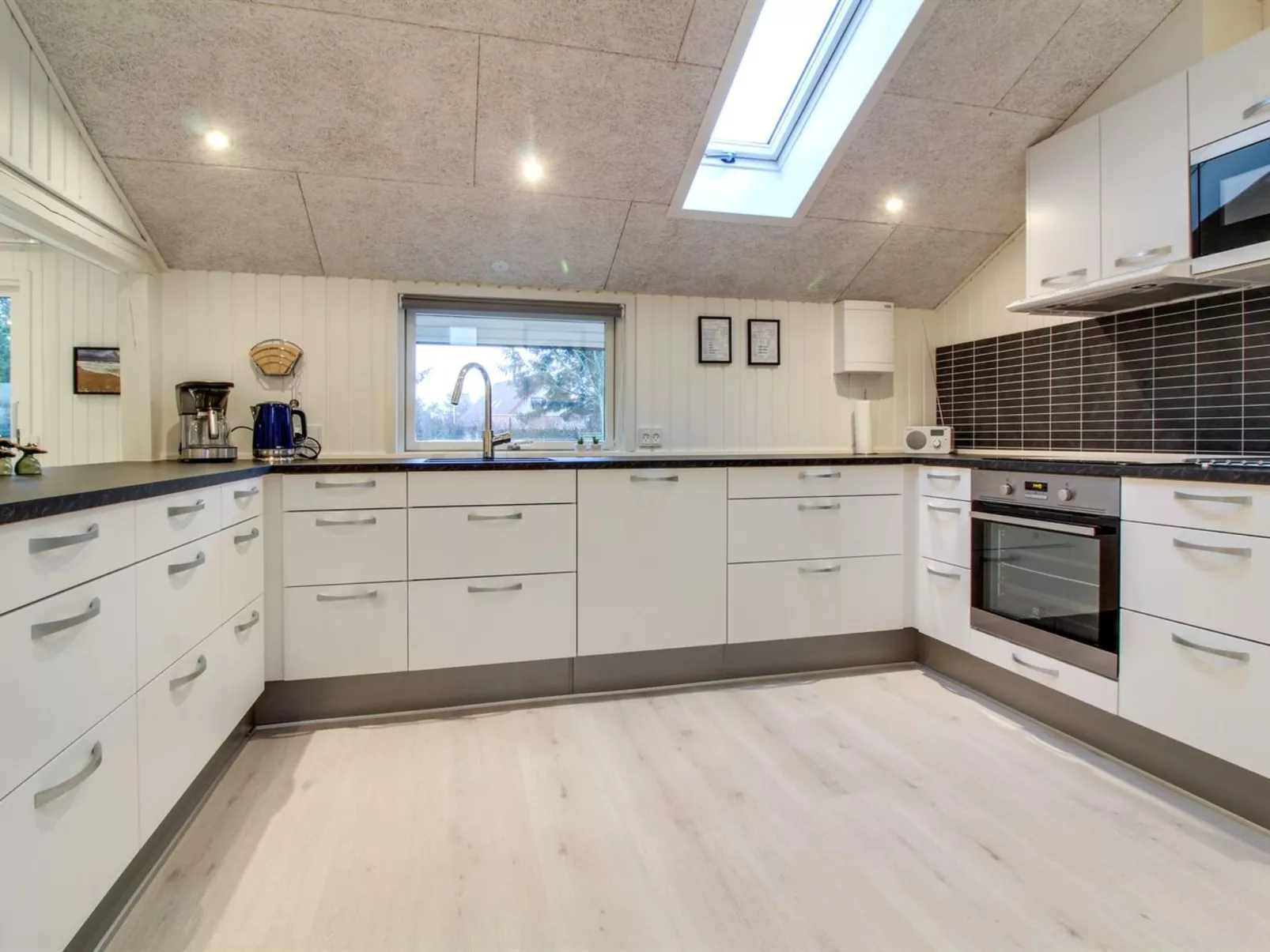 "Ria" - 250m from the sea-Binnen