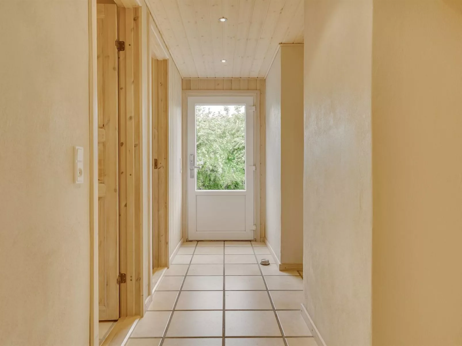 "Aviaja" - 12km from the sea-Buiten