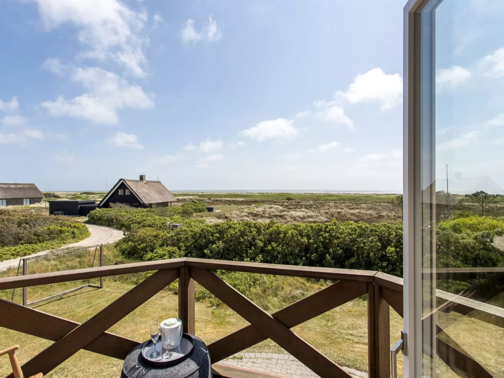 "Stillan" - 150m from the sea-Buiten