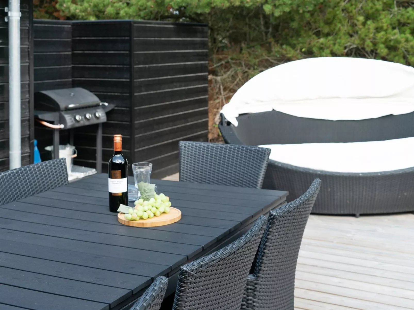 "Solgunn" - 900m from the sea-Buiten