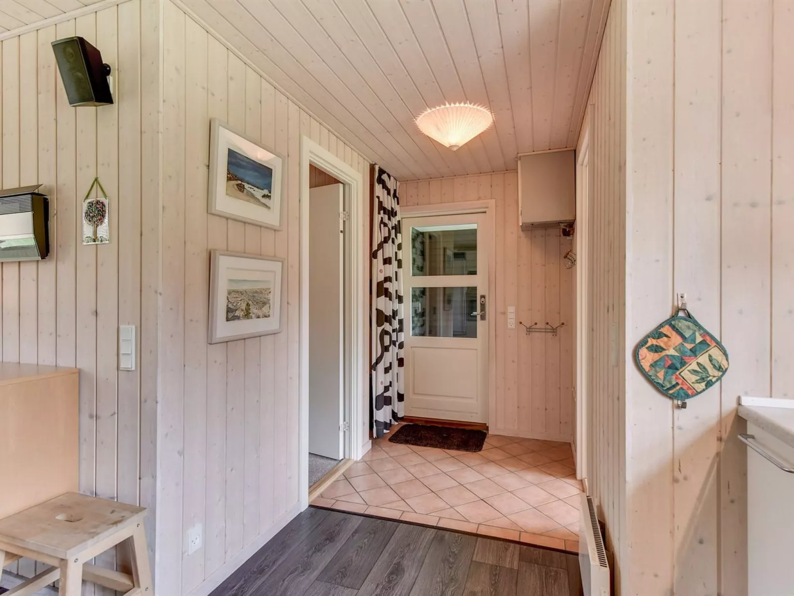 "Akkar" - 1.8km from the sea-Binnen