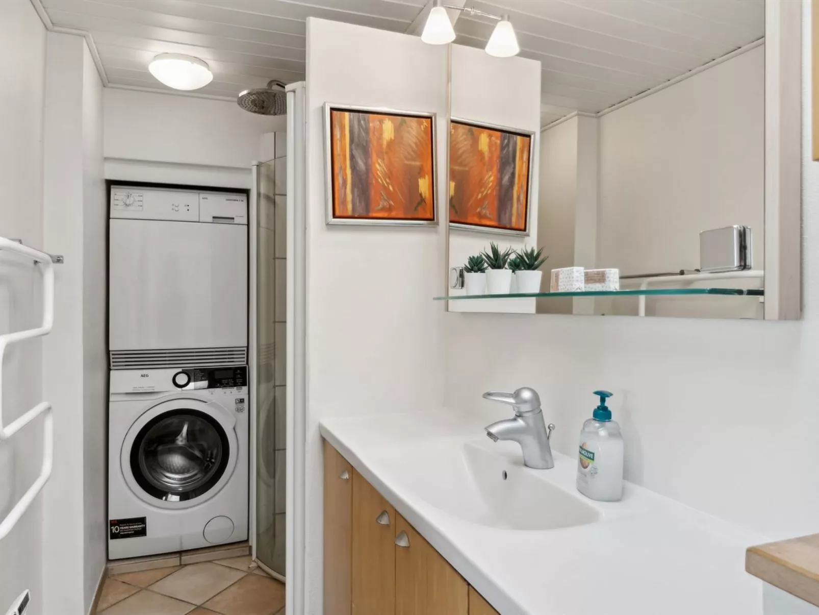 "Michel" - 25m from the sea-Binnen