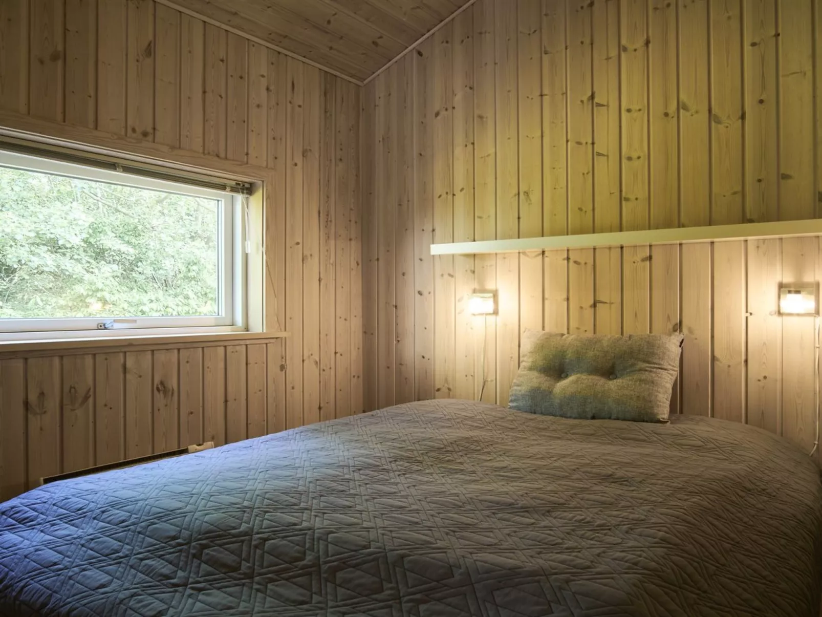 "Rudolf" - 400m from the sea-Binnen