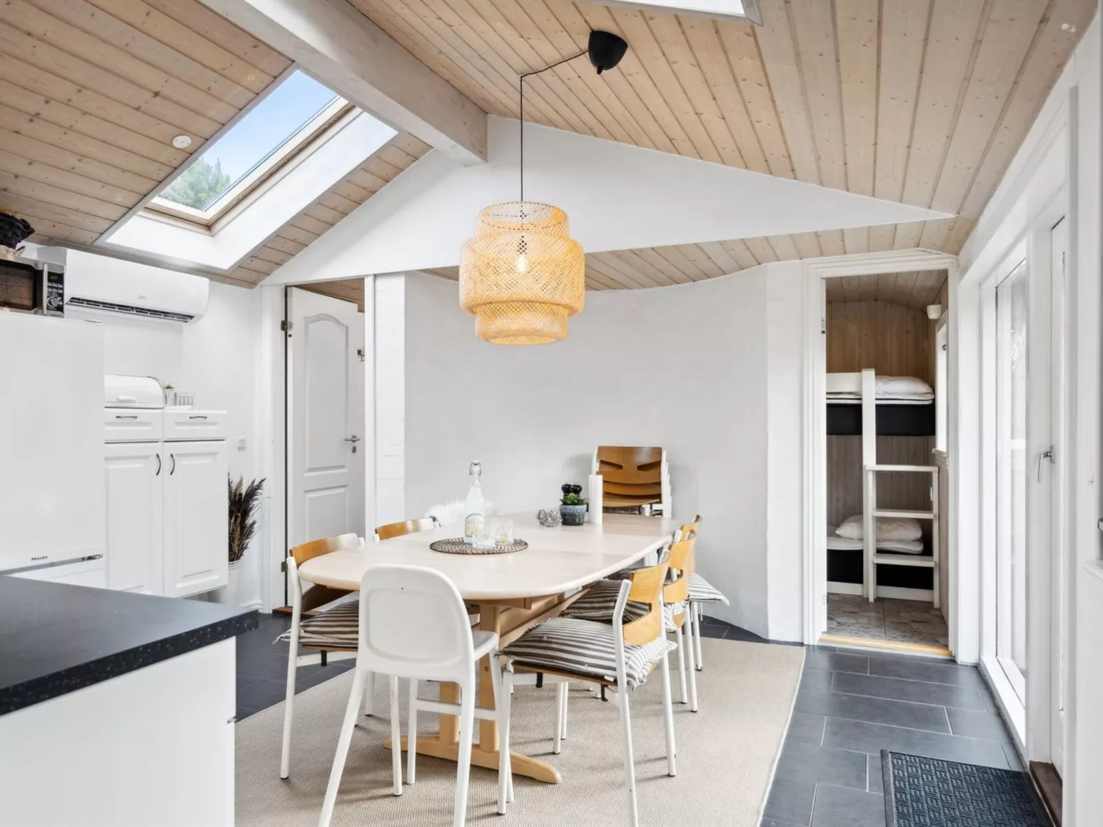 "Hermand" - 3.5km from the sea-Binnen