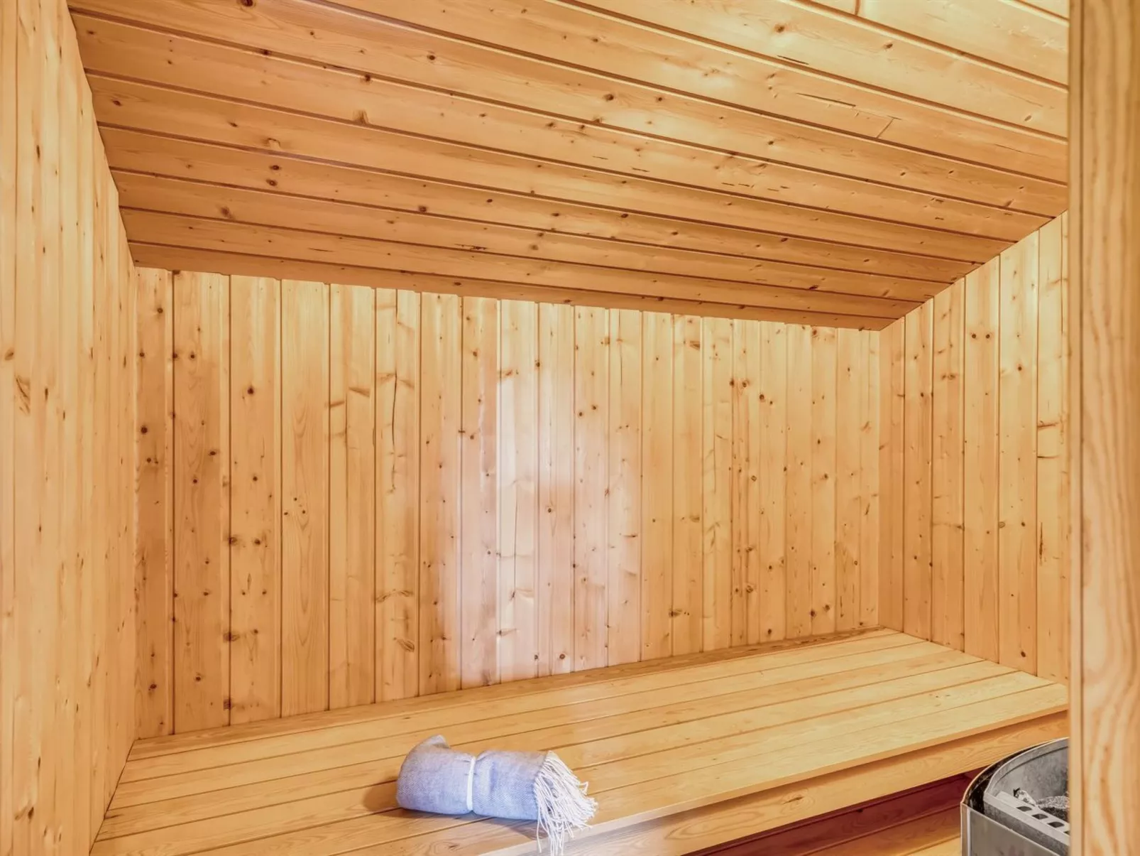 "Elisenda" - 1km from the sea-Binnen