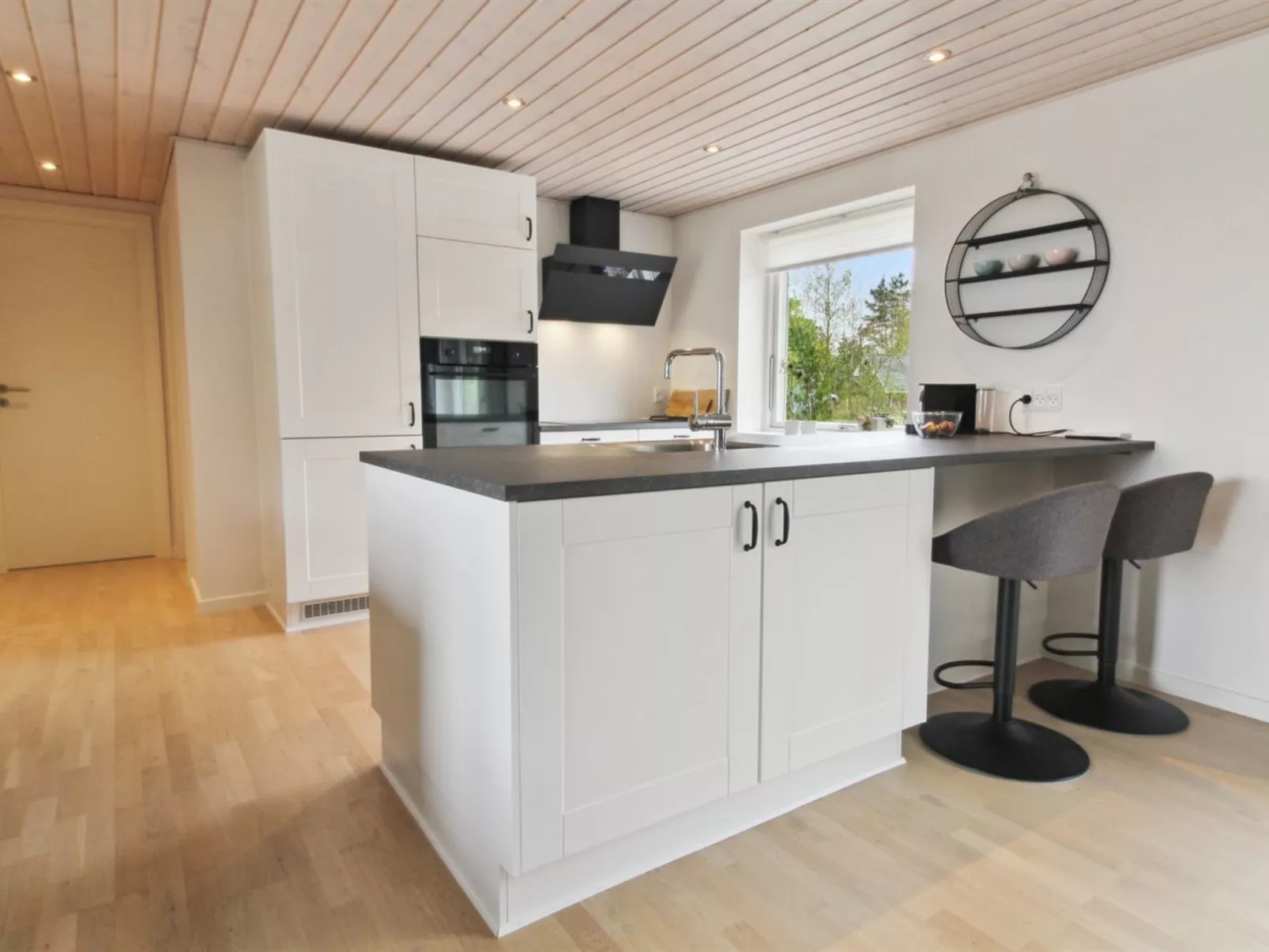 "Golubinka" - 2.5km from the sea-Binnen