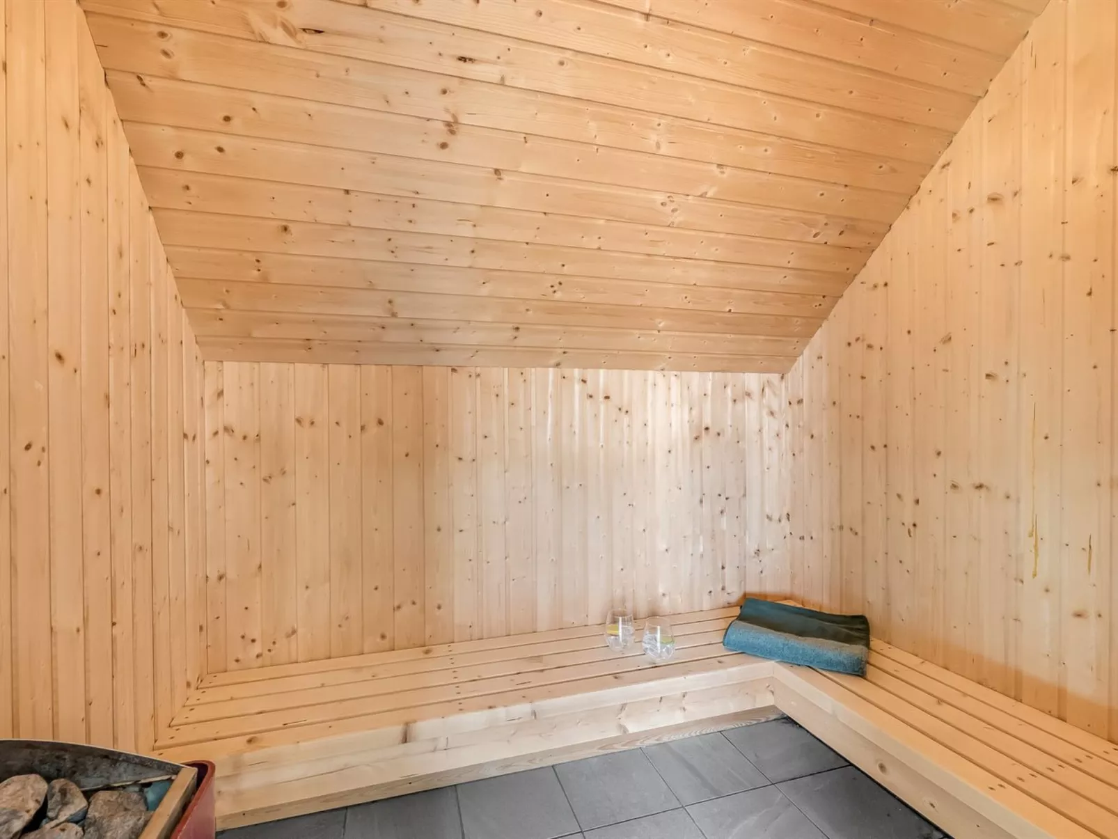 "Stella" - 700m from the sea-Binnen