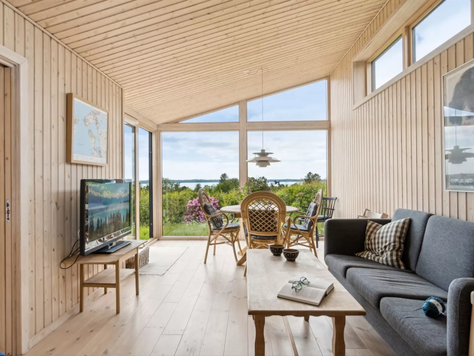 "Skamhals" - 440m to the fjord-Binnen