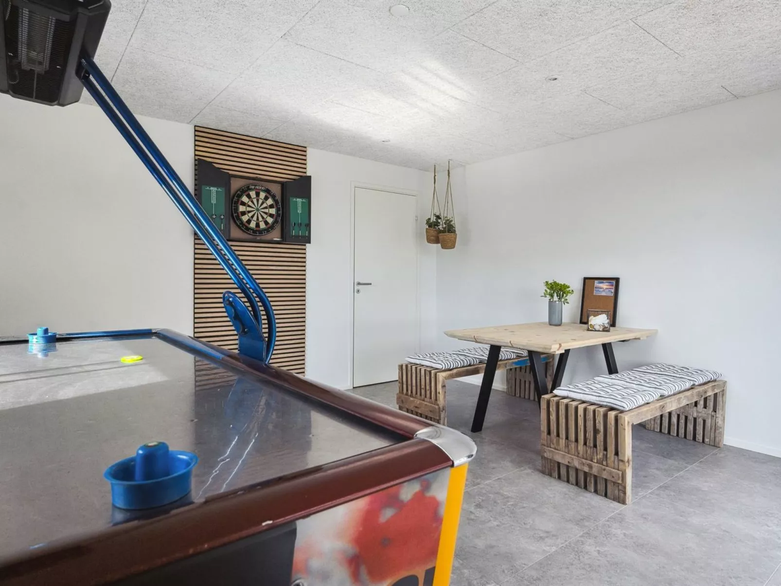 "Lyder" - 400m from the sea-Binnen