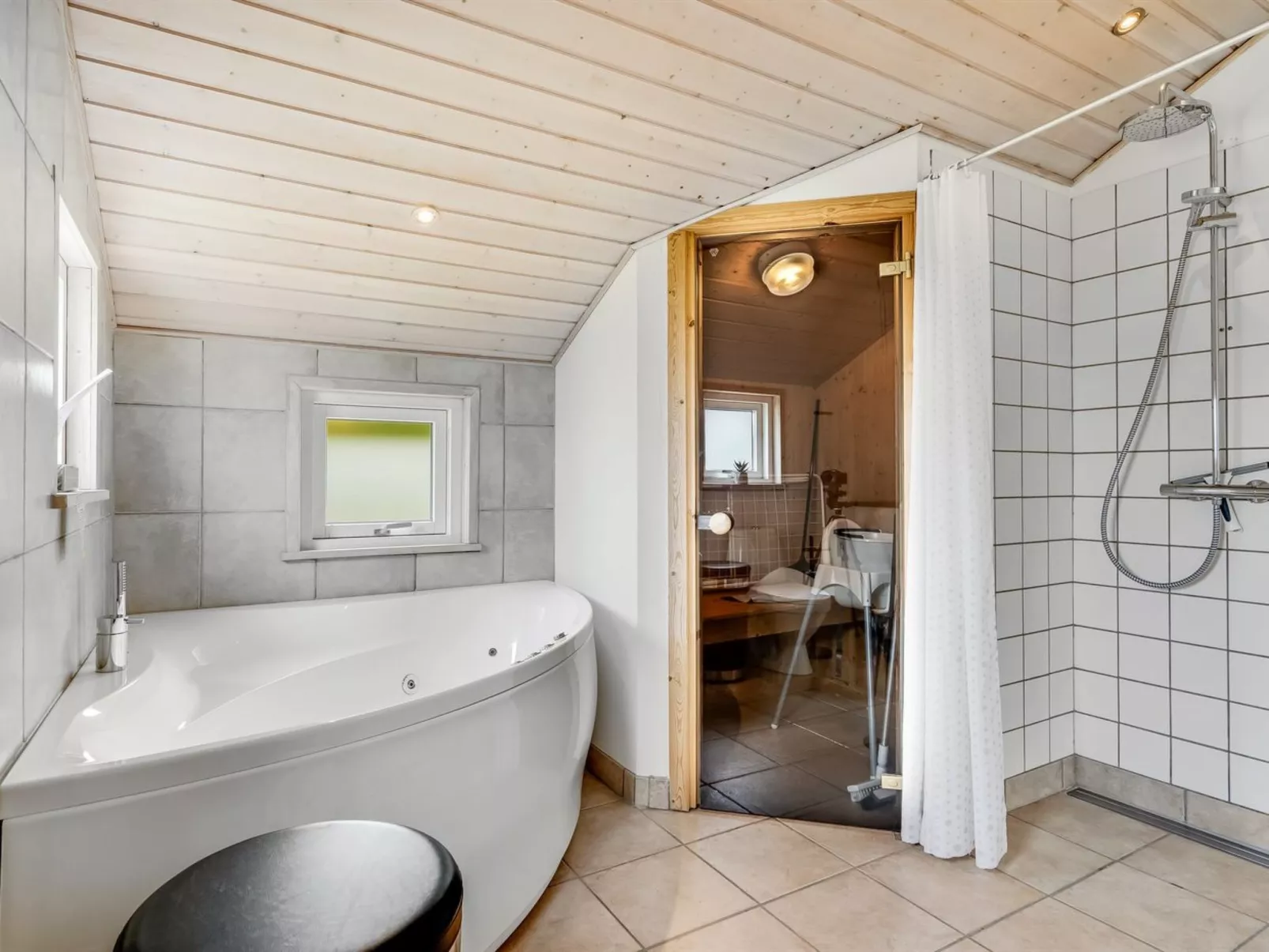 "Lissi" - 3.5km from the sea-Binnen