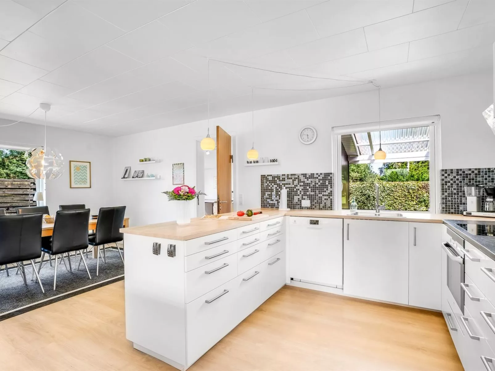 "Ansine" - 500m from the sea-Binnen