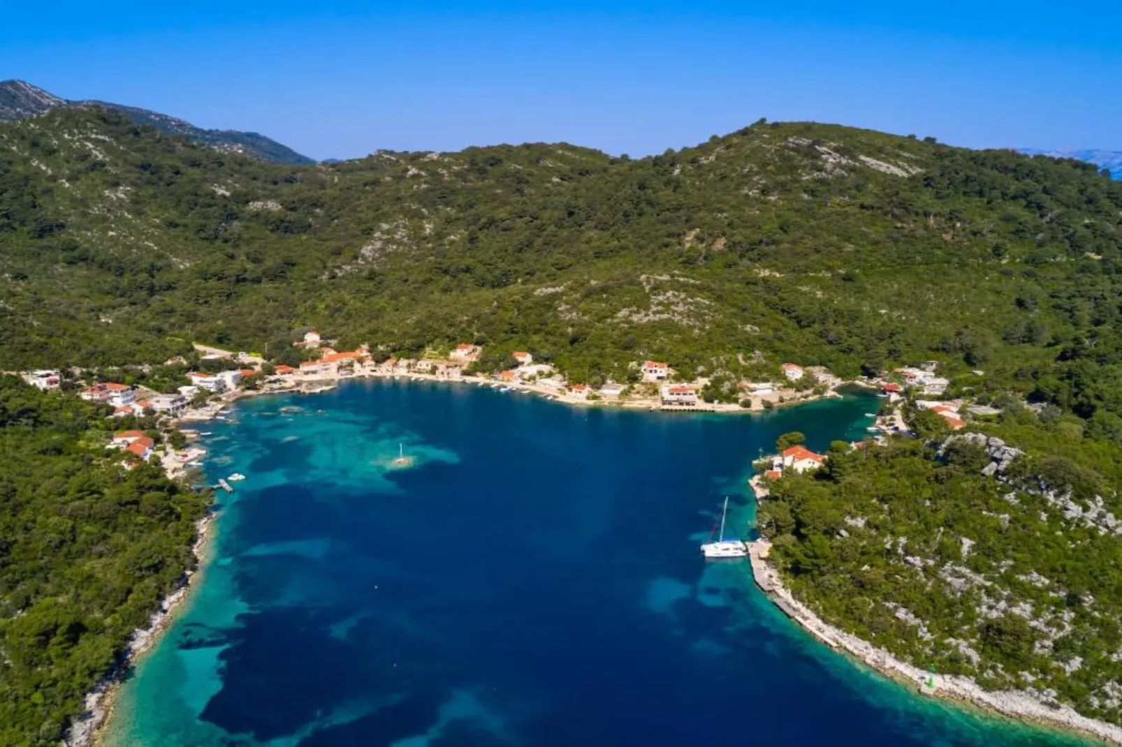 Apartments Franka Saplunara-Triple Room with Terrace and Sea View  No1-Sfeer