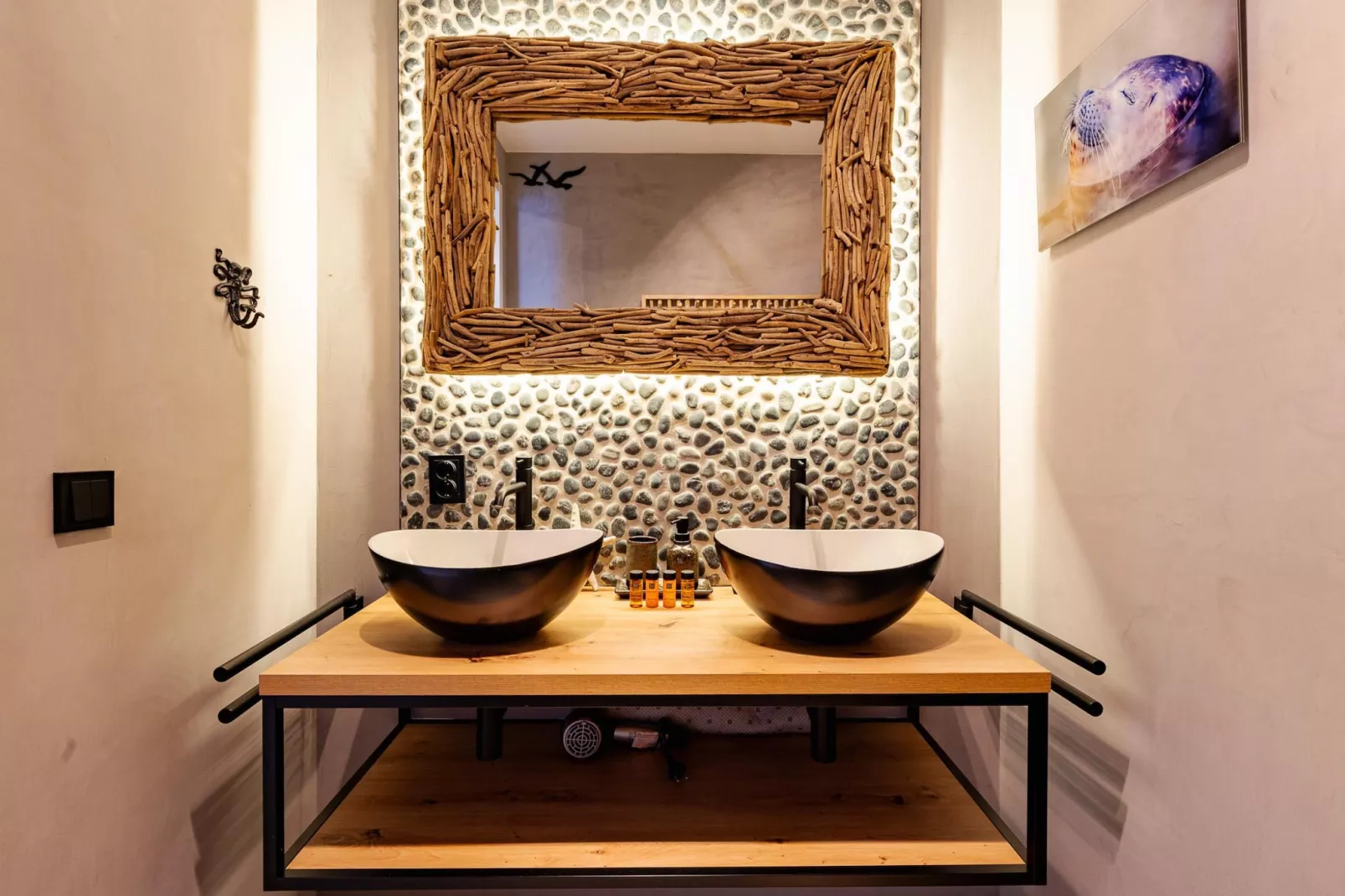 Luxe appartement Vista Maris 'Somaris' - Havenweg 8-50  Sint-Annaland-Badkamer