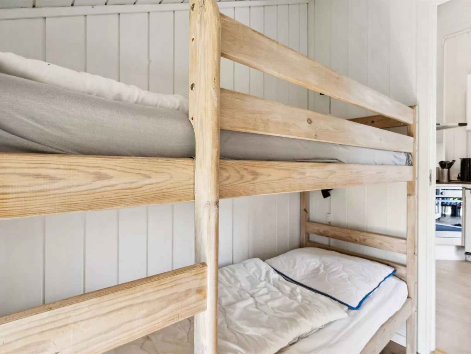 "Enida" - 350m to the fjord-Binnen