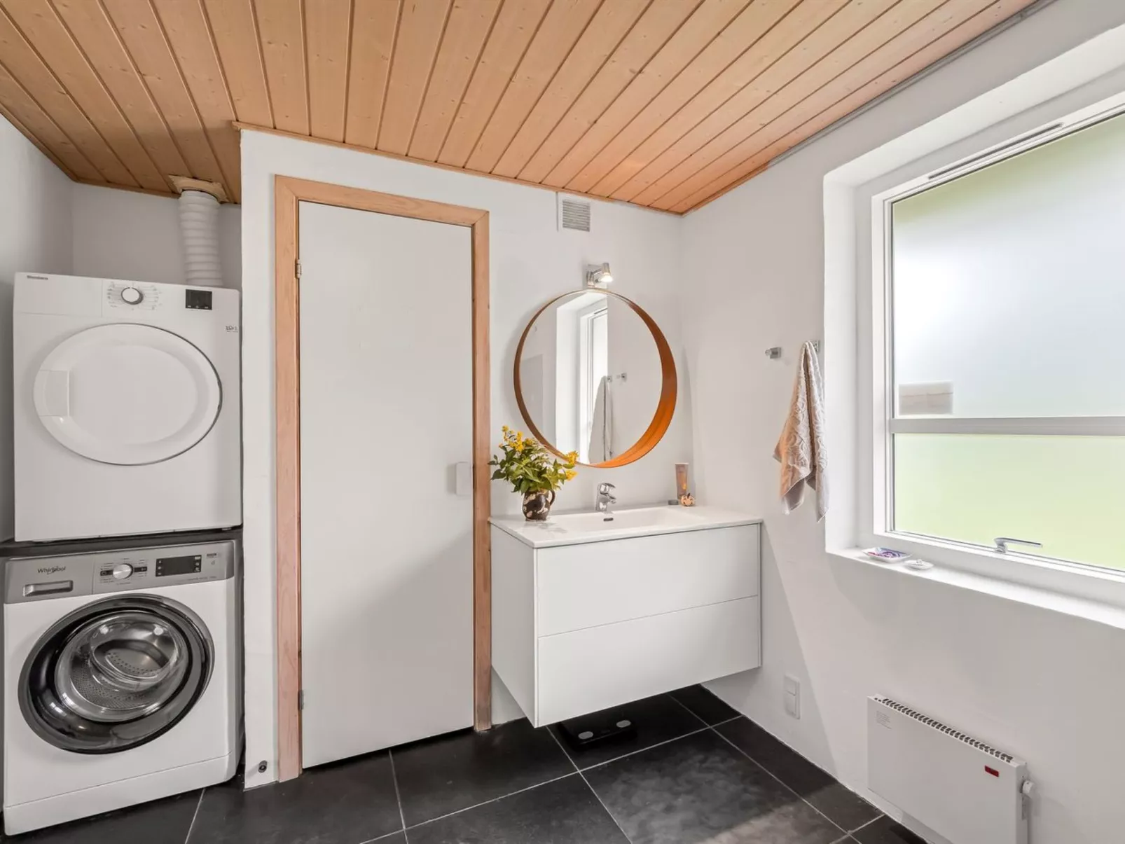 "Trena" - 1.2km to the fjord-Binnen