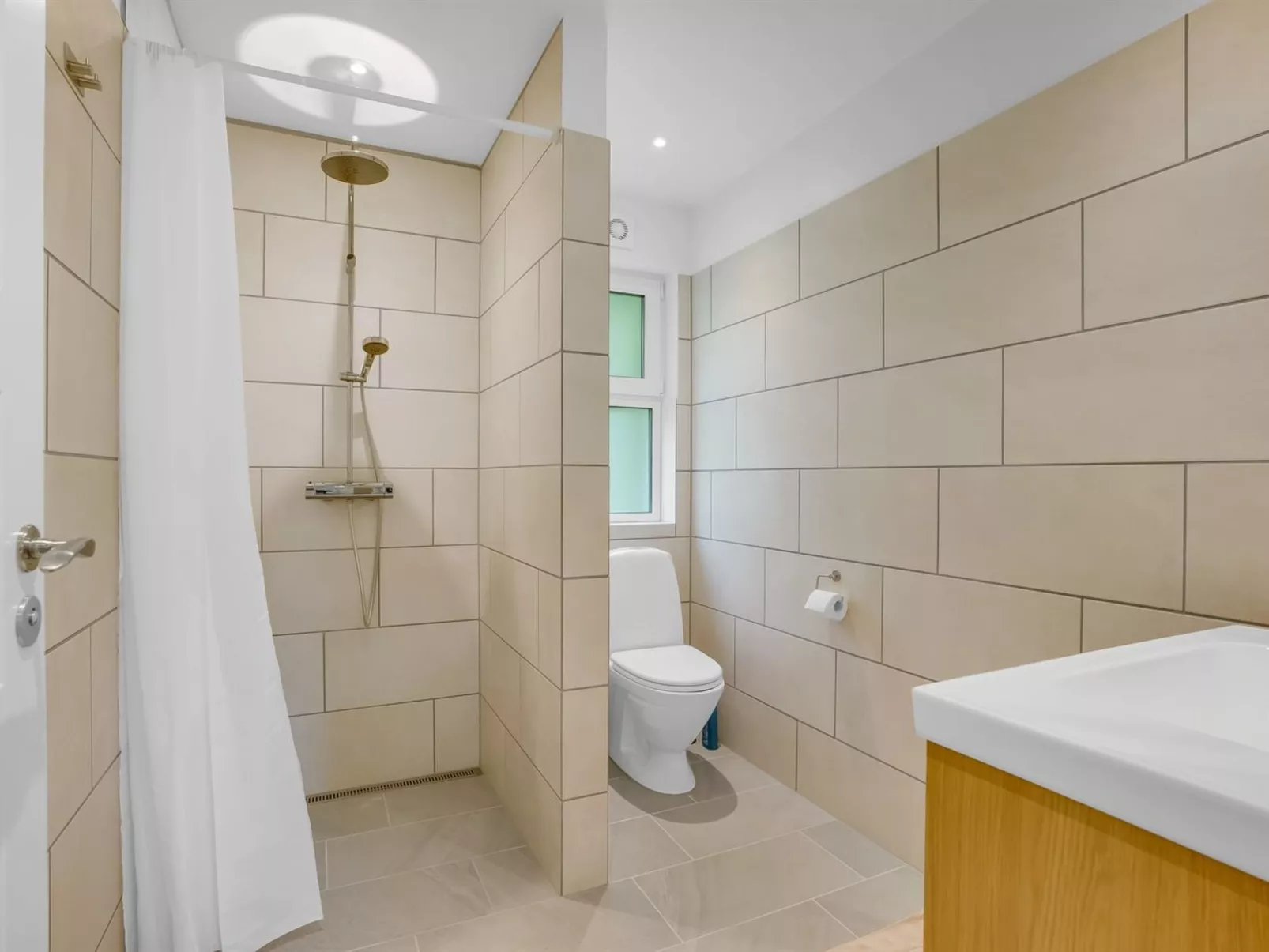 "Rajna" - 250m from the sea-Binnen