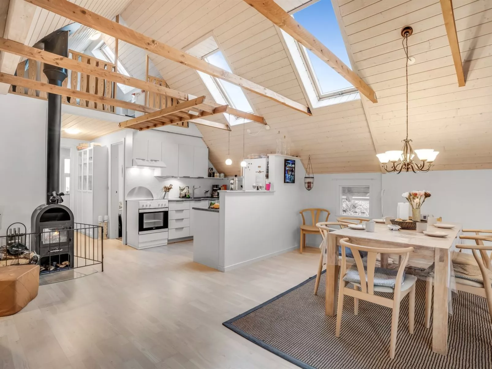 "Adisl" - 600m to the fjord-Binnen