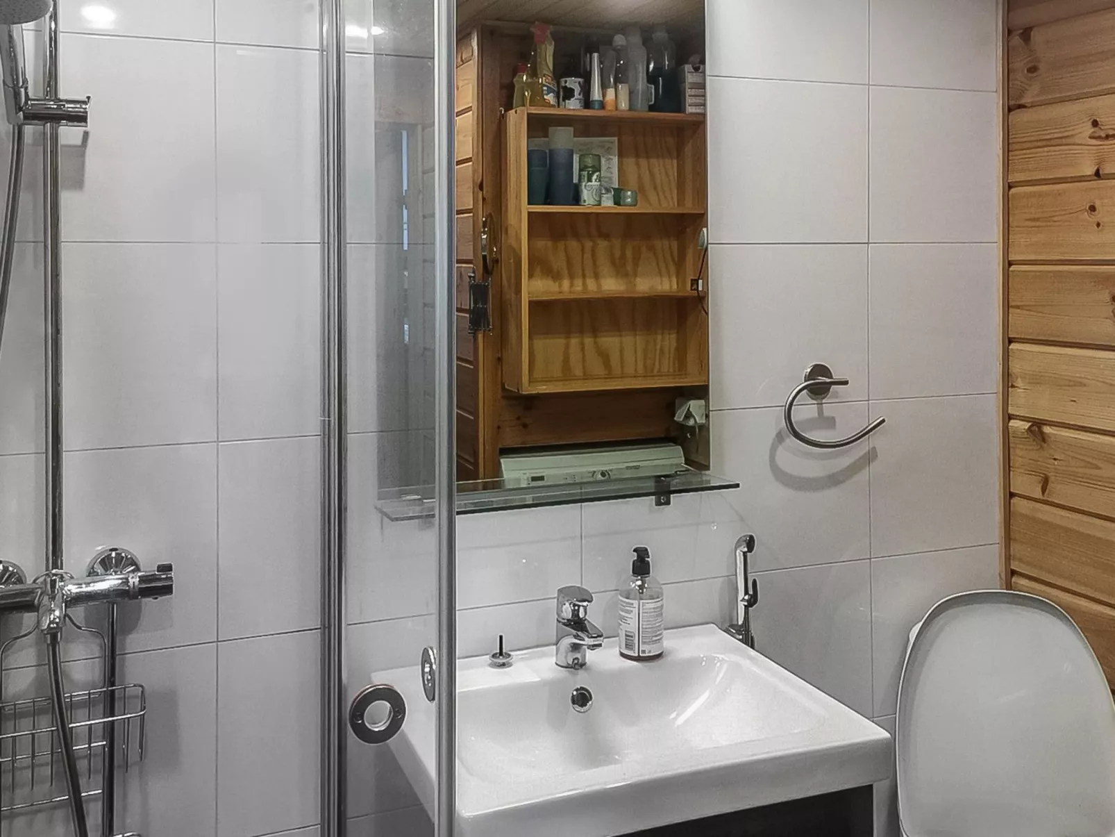 Lomaylläs b26 /palovaarankaarre 8 a-Binnen