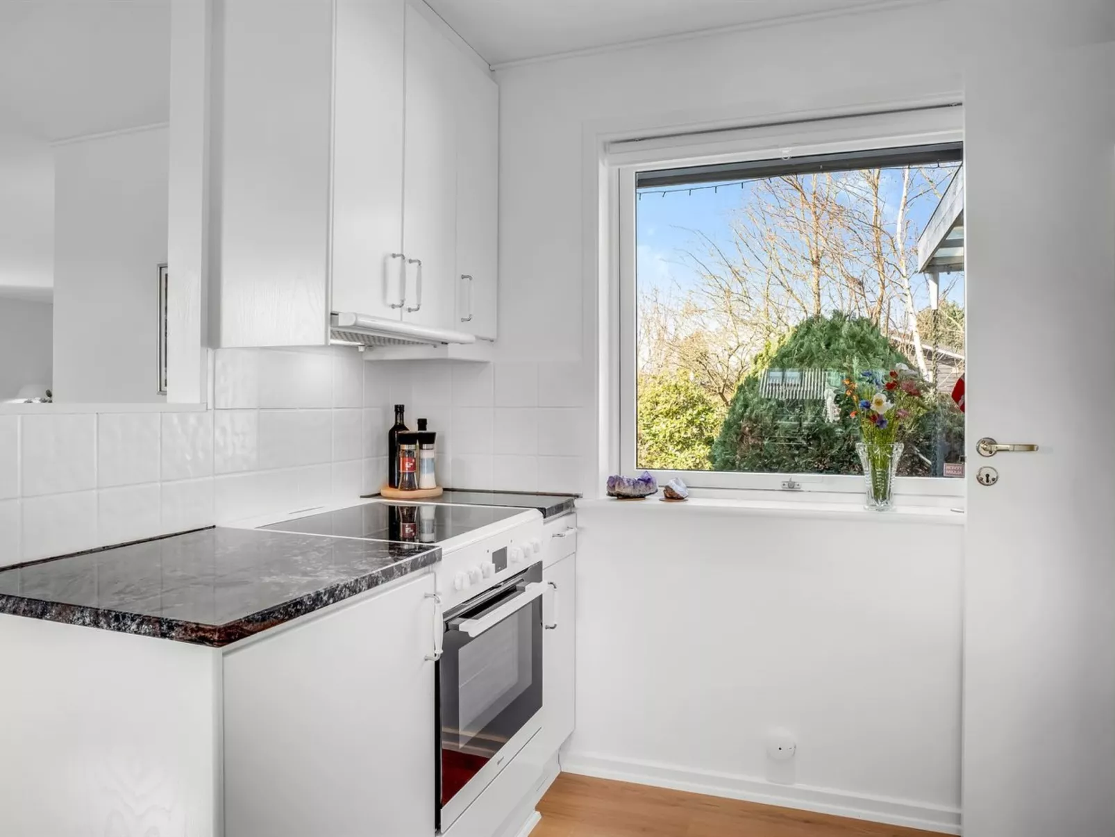 "Hane" - 750m from the sea-Binnen