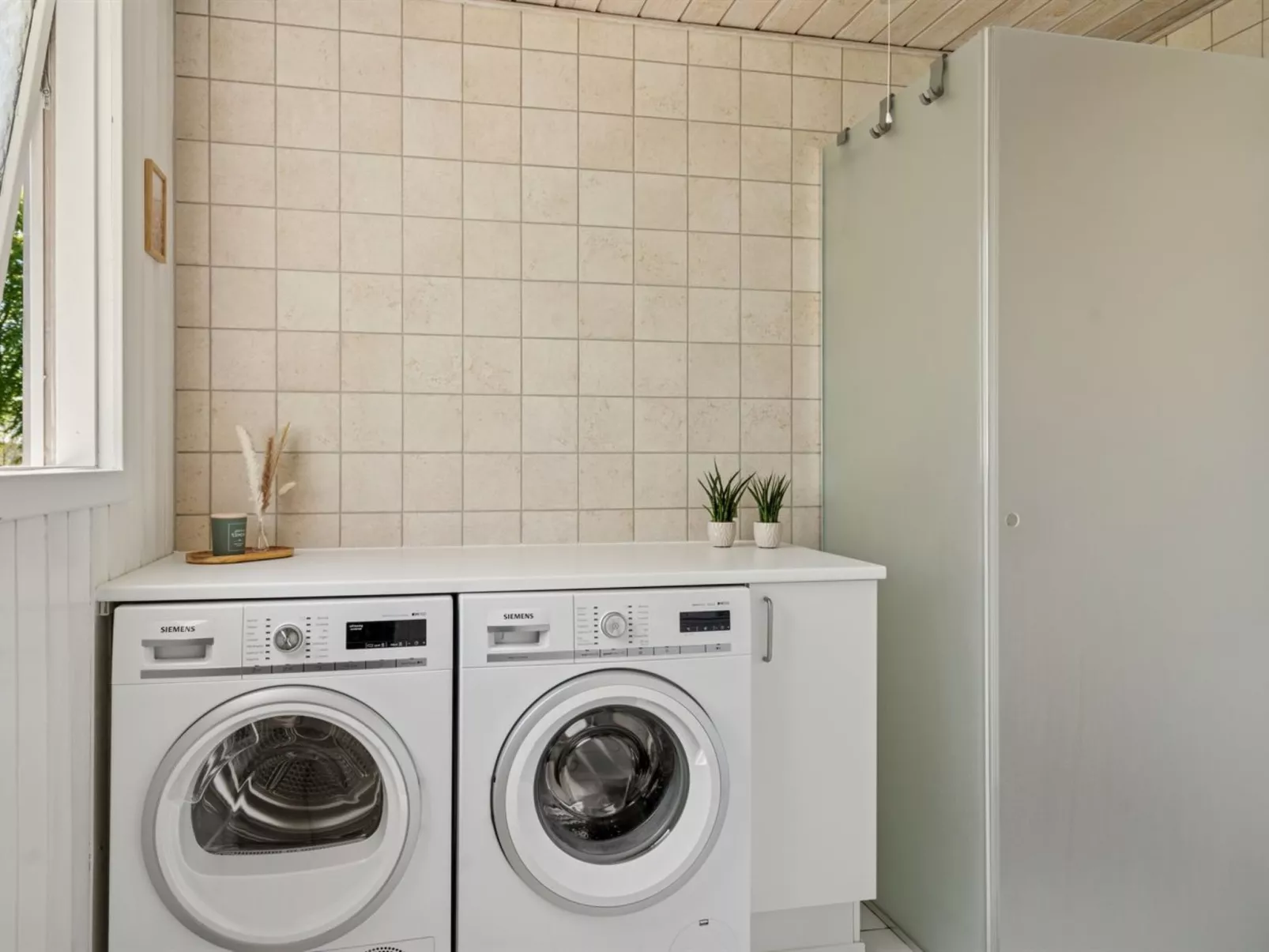 "Conradine" - 600m from the sea-Binnen