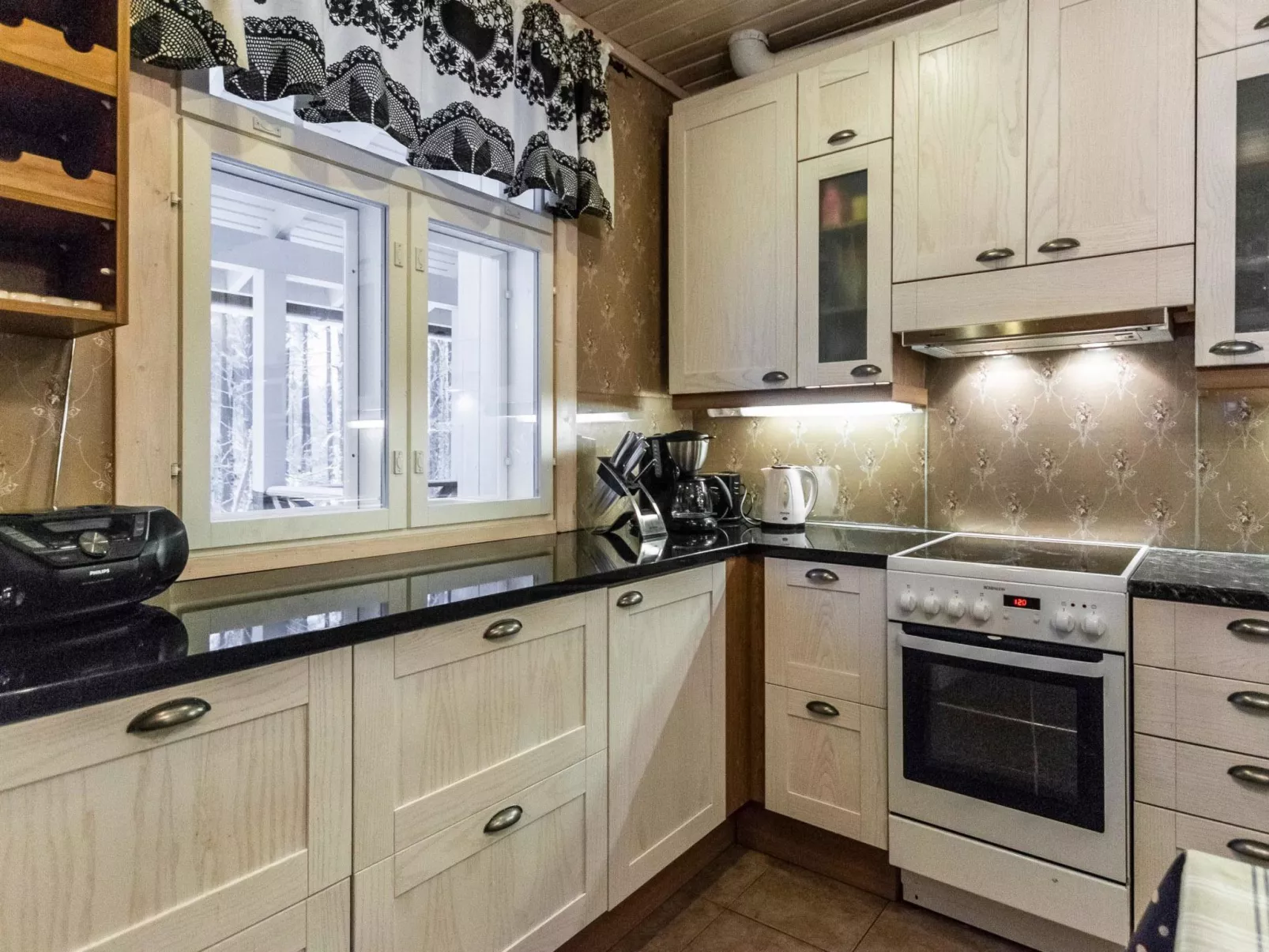 Eemilin huvila-Binnen